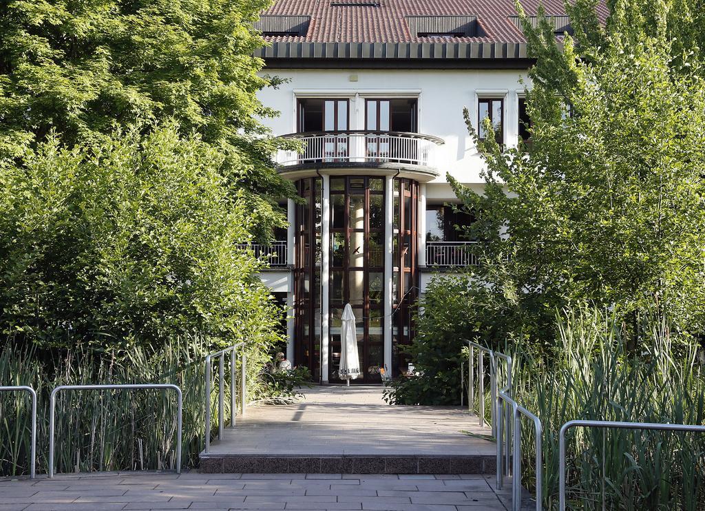 Tagungs- Und Bildungszentrum Steinbach/Taunus Steinbach im Taunus Eksteriør bilde